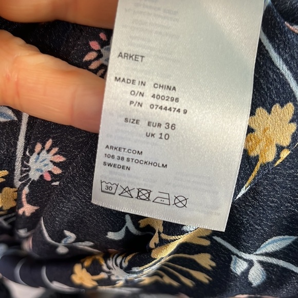 Arket Dress Swedish Design Boxy Floral Print  Pockets v-neck Size 36/6 Small - Picture 7 of 9